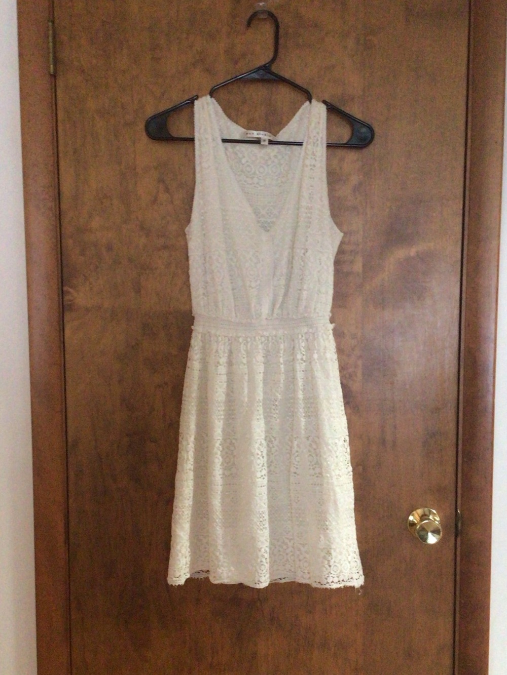 Max Studio Ivory Lace V-Neck Sleeveless Dress